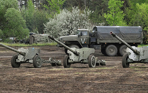 РФ жене на фронт сотні старих гармат, снаряди до яких є лише в Ірану і КНДР: це робить її залежною від цих країн, – Forbes. ВІДЕО